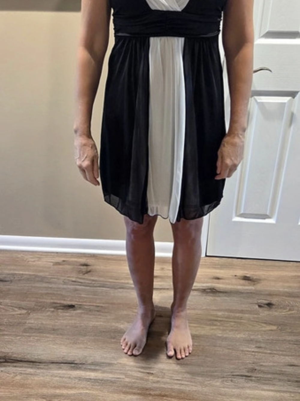 VENUS Color Block Mini Dress in Black & White Size 6 Like New. Never Worn.